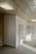 celoroční mobilheim sdk a dřevo v interiéru